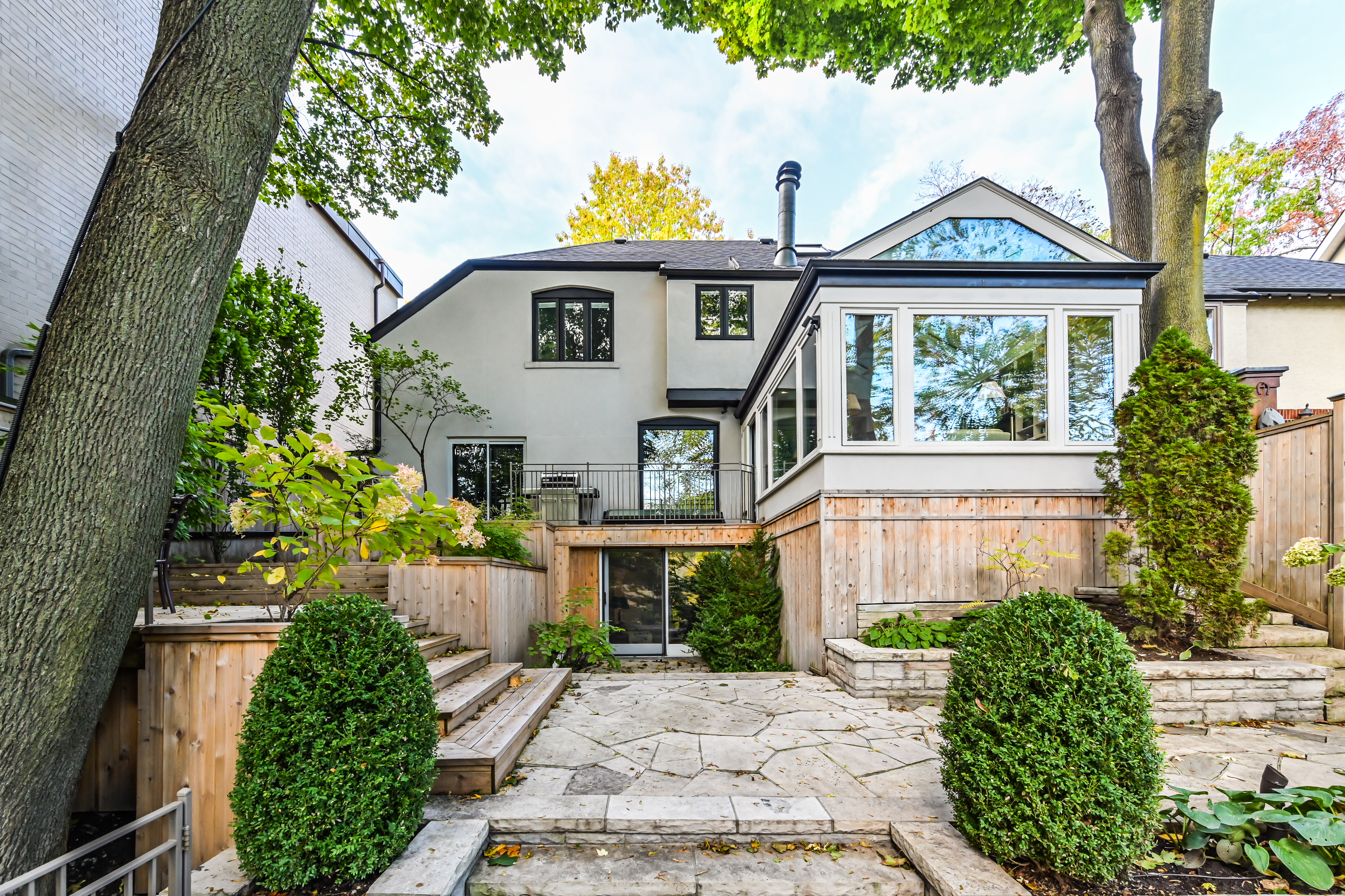 Globe & Mail -Done Deals: House on Moore Park Ravine gets five offers, sells $605,000 over asking | Published May 14, 2023